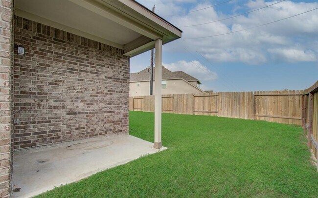 Building Photo - 2442 Wembley Way