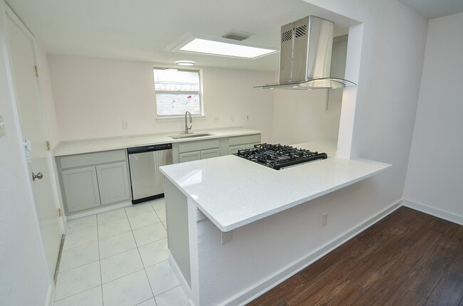 Building Photo - 3722 Brier Gardens Dr