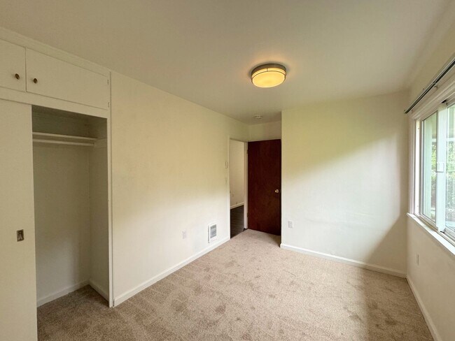 Building Photo - Dudley 3502-3504#