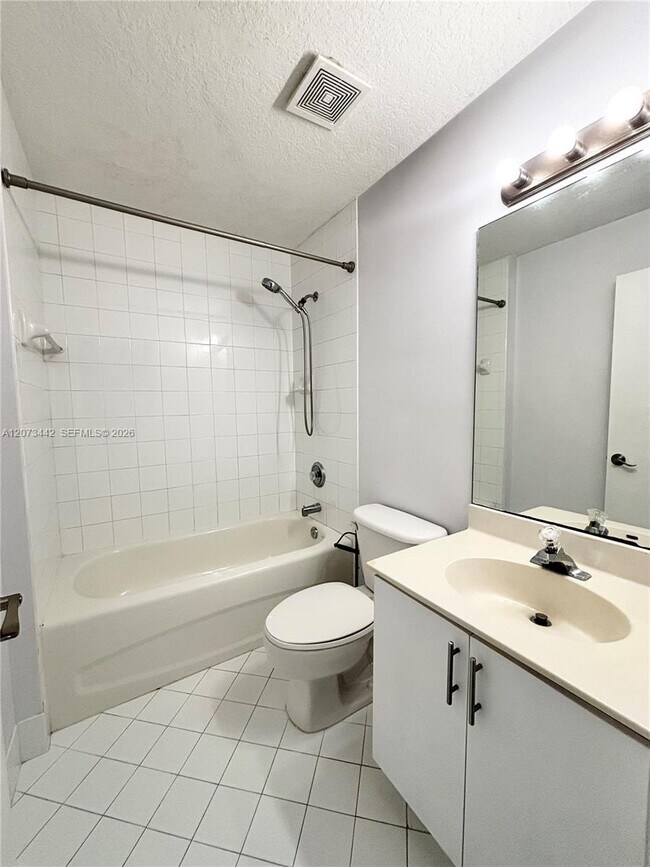 Building Photo - 3481 Briar Bay Blvd