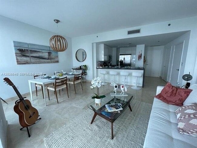 Building Photo - 6515 Collins Ave