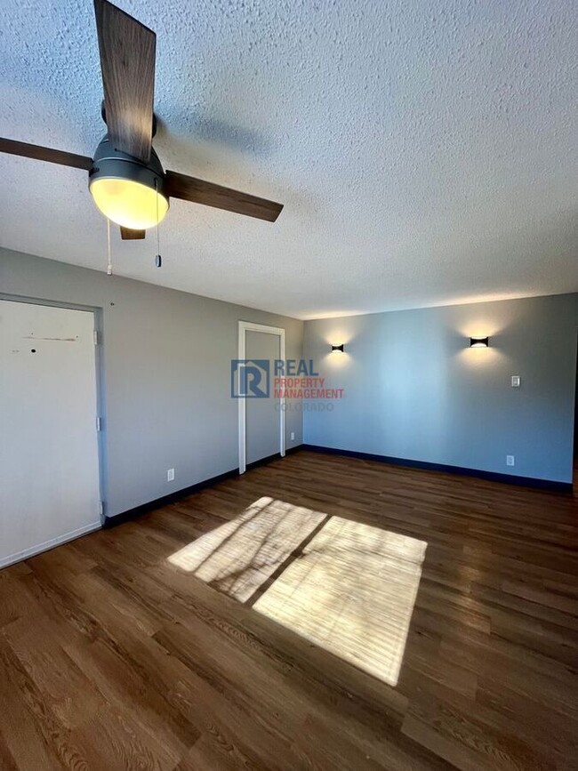 Building Photo - 3305 W Cedar Ave