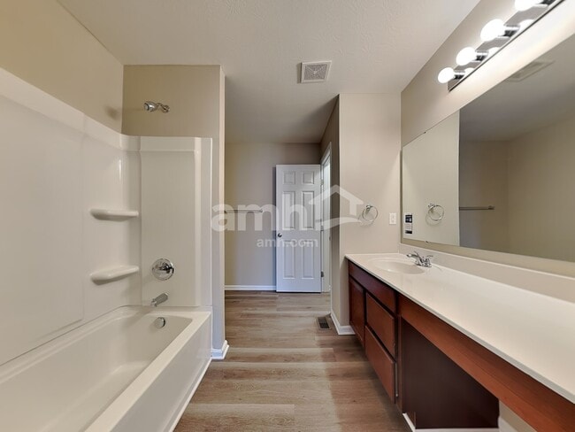 Building Photo - 1229 Durbin Ter