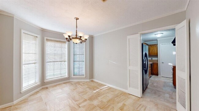 Building Photo - 3904 Windwood Cir