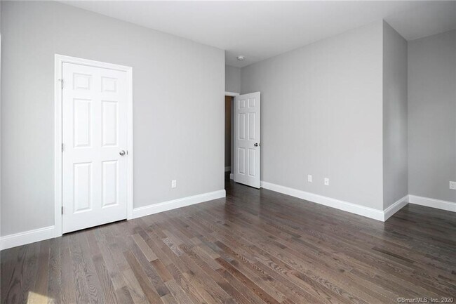 Building Photo - 35 Ringgold St