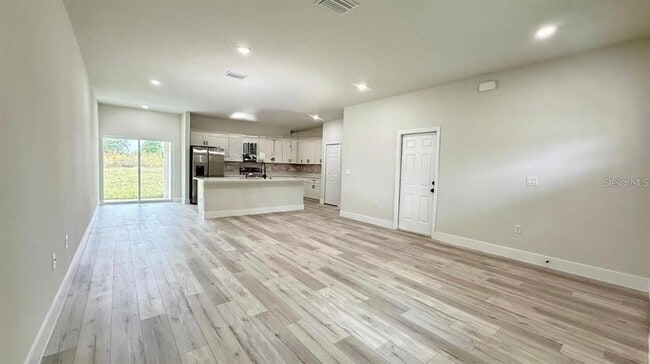 Building Photo - 495 Marion Oaks Manor