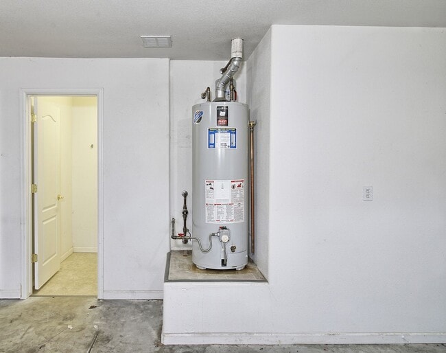 Building Photo - 598 Garnet Dr