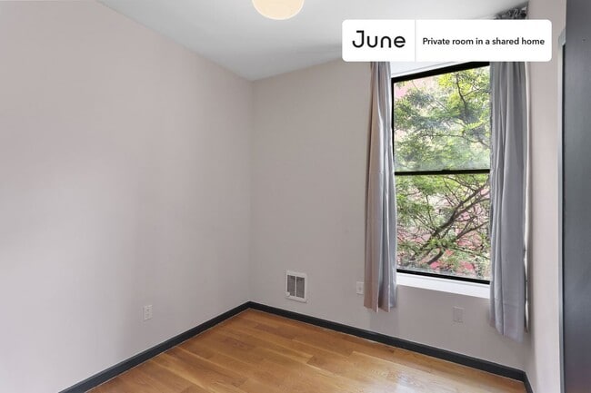 Building Photo - 161 W 120th St