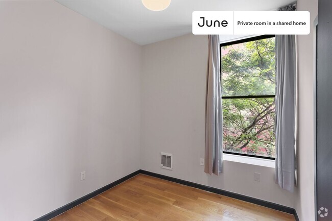 Building Photo - 161 W 120th St