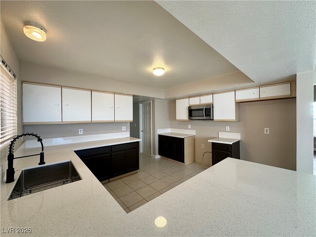 Building Photo - 120 Clifton Heights Dr