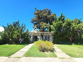 Building Photo - Spacious Arden Area 3bd/2ba Duplex with Garage