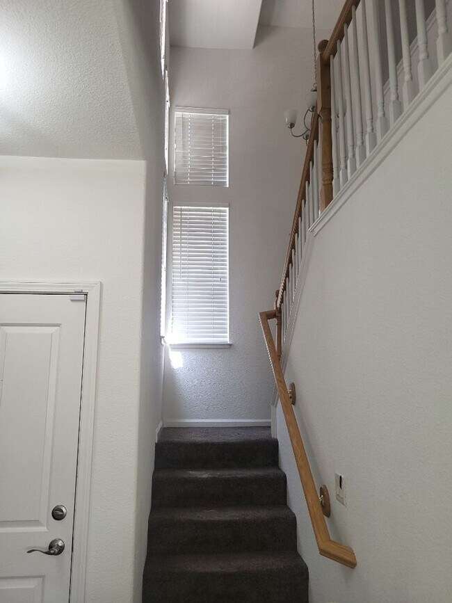Building Photo - 2222 San Remo Dr