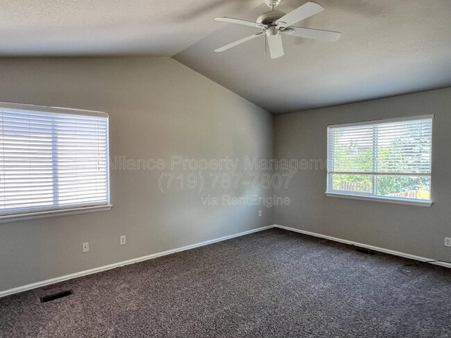 Building Photo - 5671 Vermillion Bluffs Dr