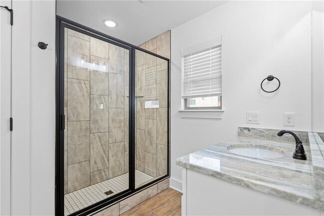 Building Photo - 4300 SW Adams Rd