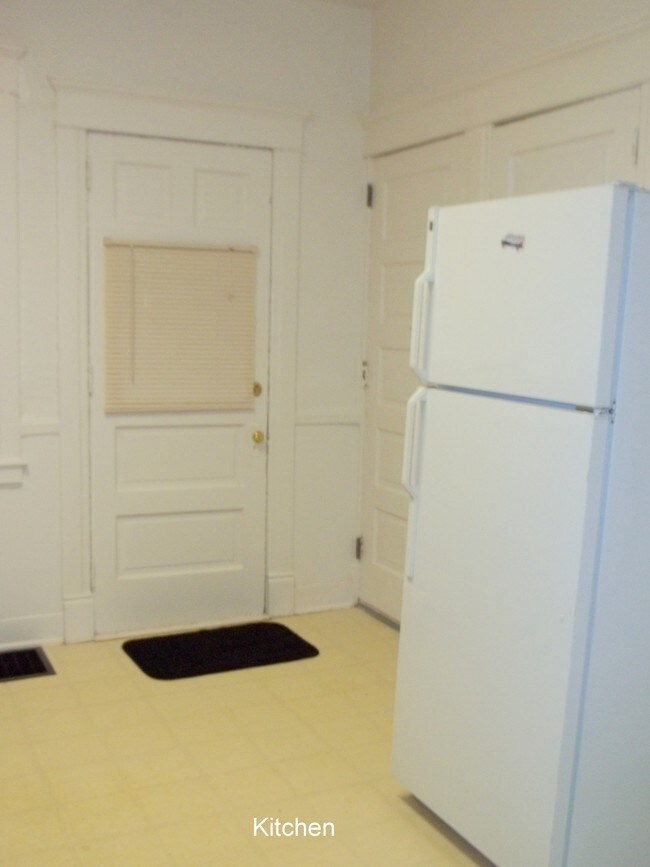 Building Photo - 411 W Dutton St