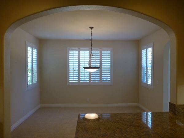 Building Photo - Beautiful and Spacious 4 Bedroom Home!