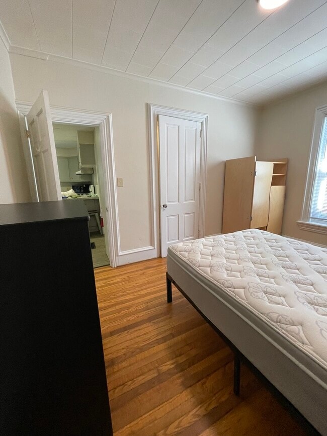 Building Photo - 1148 Memorial Ave