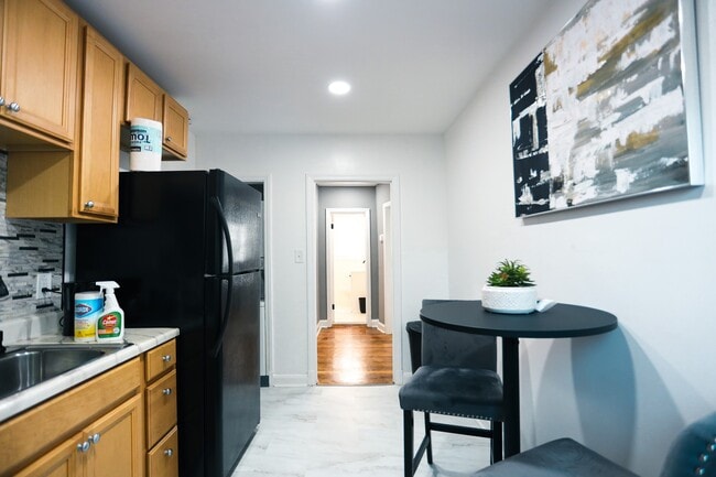 Kitchen - 6107 Parkway Dr