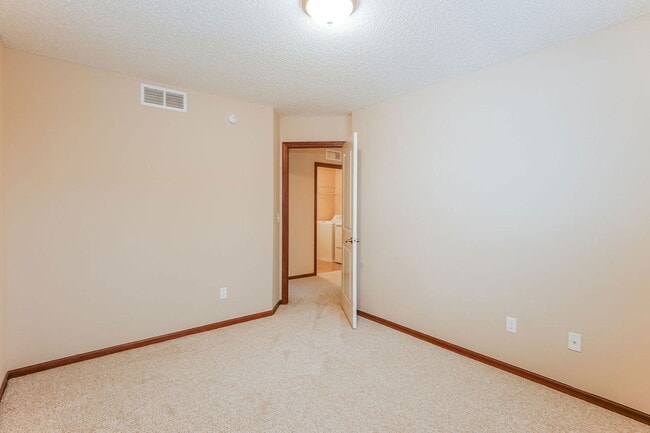 Building Photo - 15640 60th Ave N