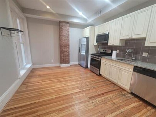 Building Photo - 3002 N Calvert St