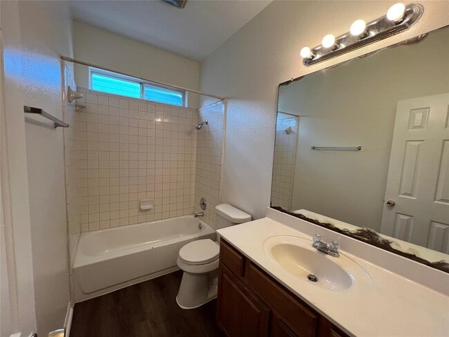 Building Photo - 7511 Lazy Creek Dr