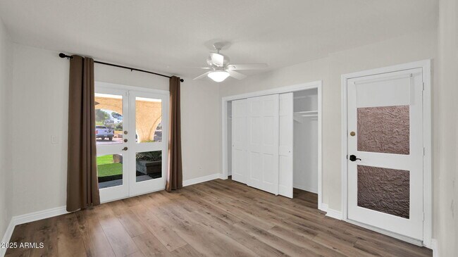 Building Photo - 7500 N Vía Camello Del Sur