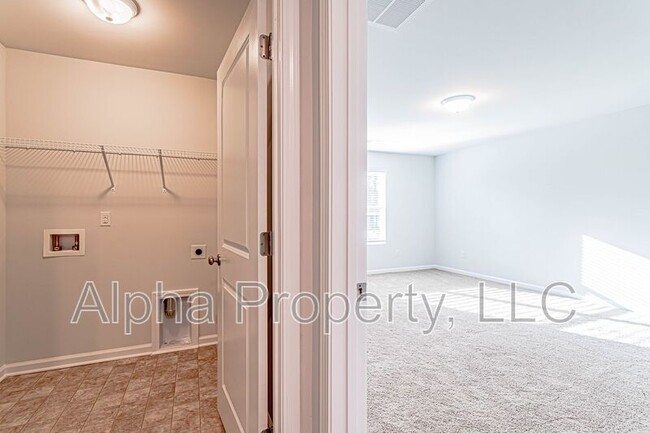 Building Photo - 540 Millsgate Cir