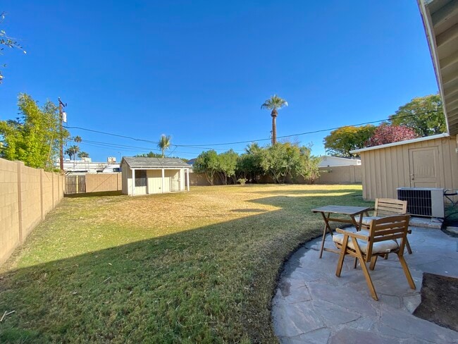 Building Photo - 710 W Palo Verde Dr