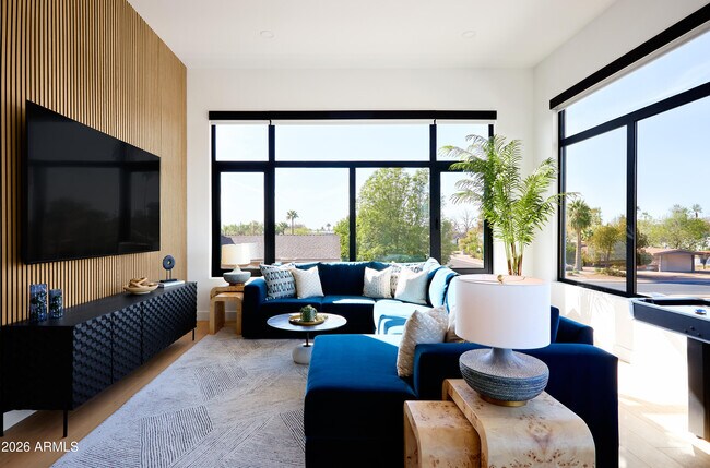 Building Photo - 4207 E Campbell Ave