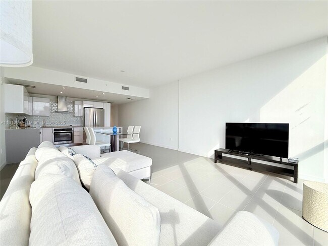 Building Photo - 1600 NE 1st Ave