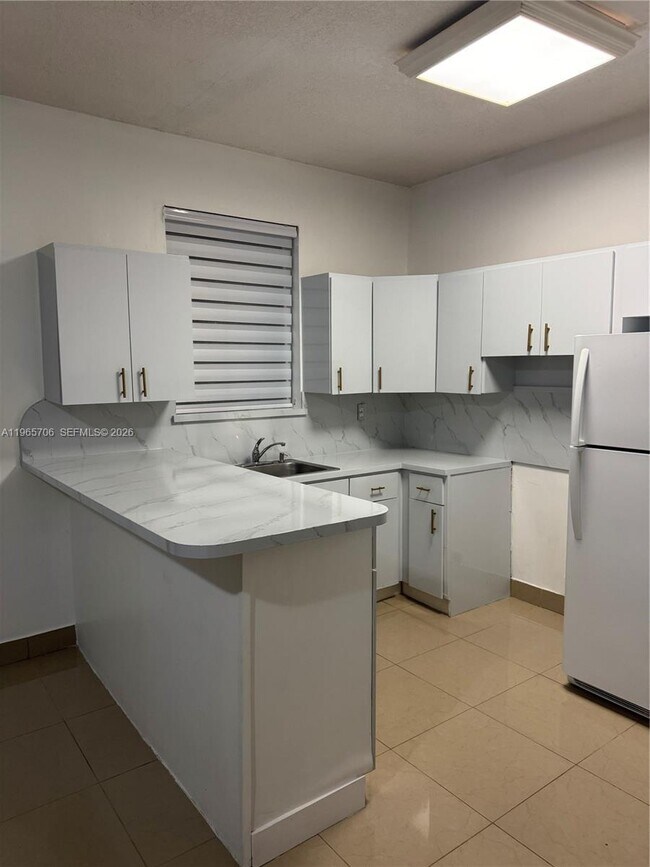 Building Photo - 16200 SW 97th Ave