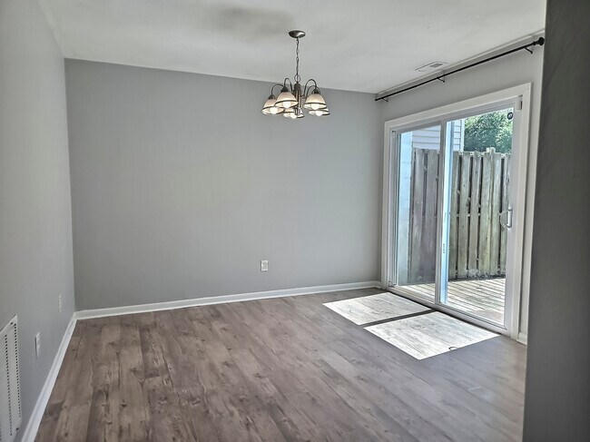 Building Photo - 613 Folkstone Way