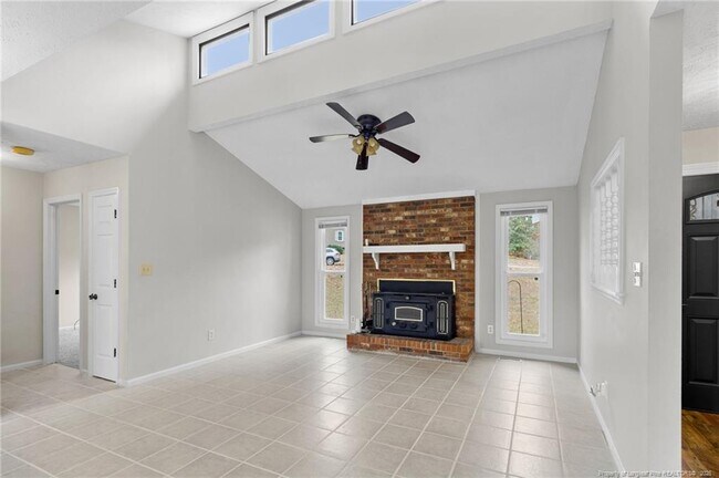 Building Photo - 1716 Valley Ridge Dr