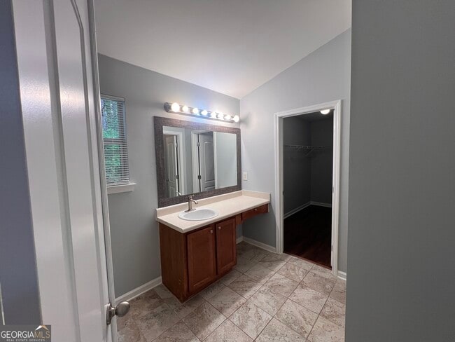 Building Photo - 63 Camden Way