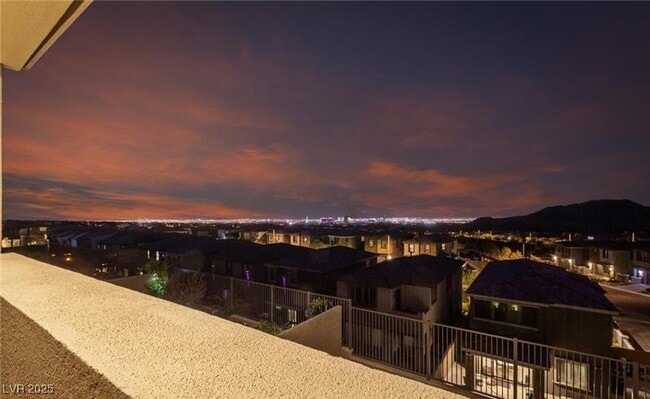 Building Photo - 12556 Skylight View St