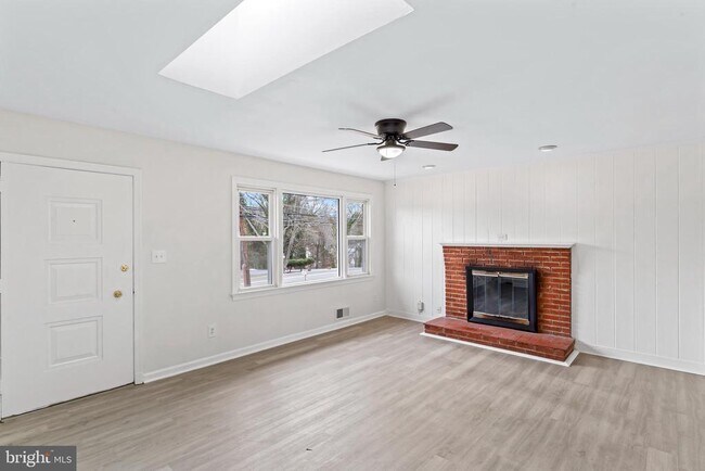 Building Photo - 4502 Henderson Rd