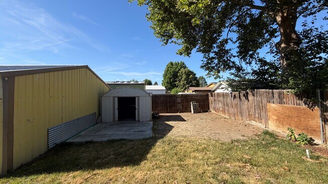 Building Photo - AVAILABLE NOW - Recently Renovated, Charming 2-Bedroom Home in the Heart of Pasco::