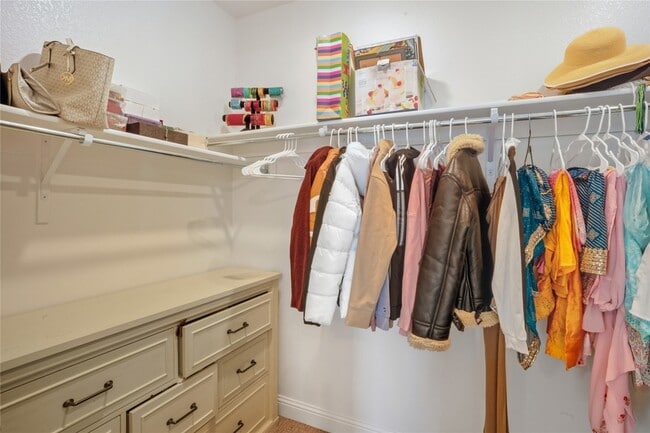 Building Photo - 4424 English Maple Dr