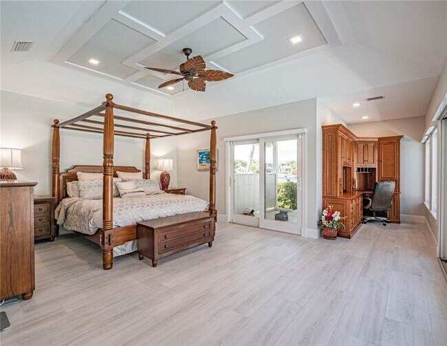 Building Photo - 195 Spinnaker Dr