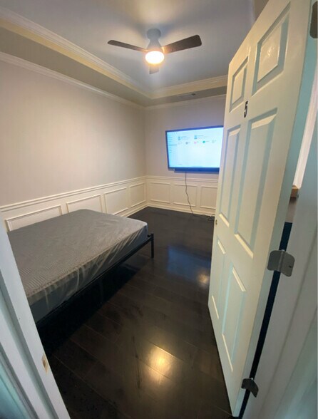 Building Photo - 1592 Pressley Ln