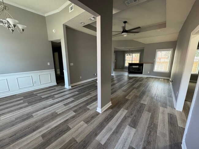 Building Photo - 402 Wilmington Dr