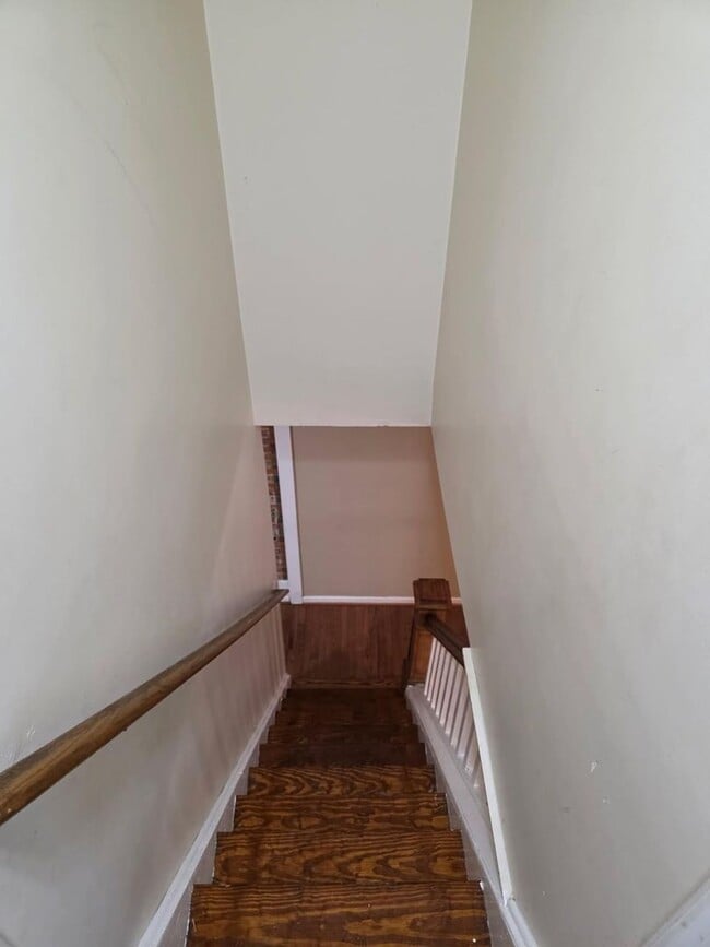 Building Photo - Wilmington Rowhome - Hedgeville Area
