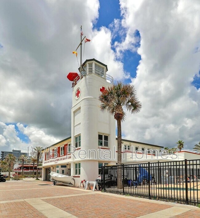 Building Photo - 1328 6th Ave N