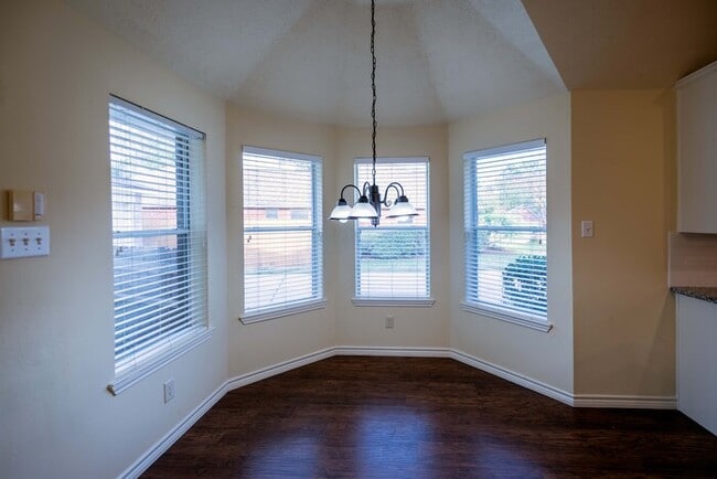 Building Photo - 4BR SFR • Walk-In Pantry • Fenced Yard in Coventry