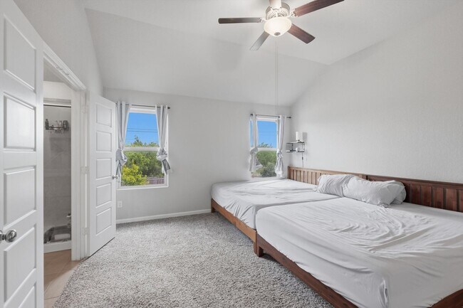 Building Photo - Bright & Airy Living Near Lackland AFB