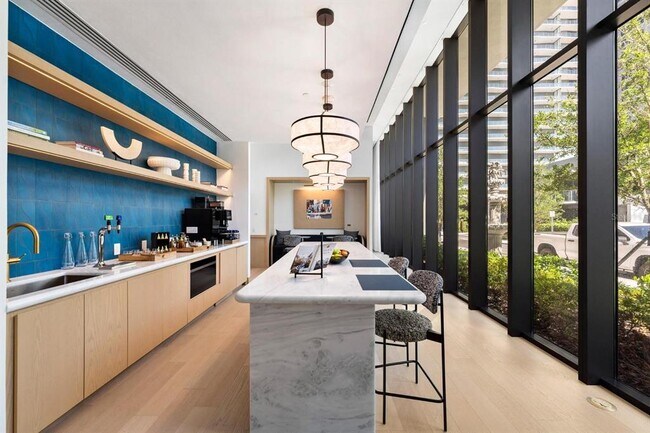 Building Photo - 3015 S Ysabella Ave