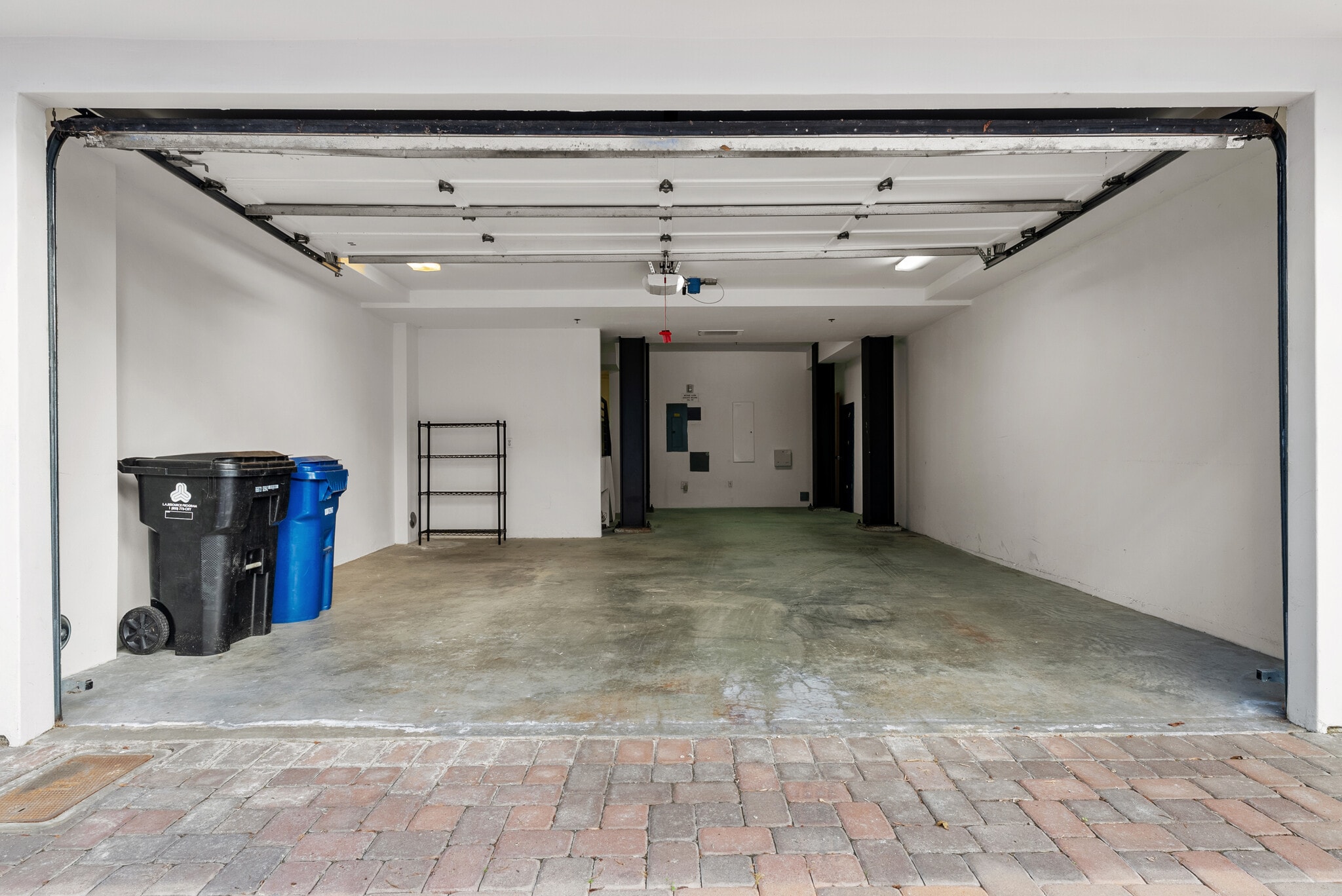 Building Photo - 5350 Playa Vista Dr