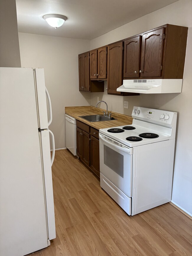 Building Photo - 803 Plate St