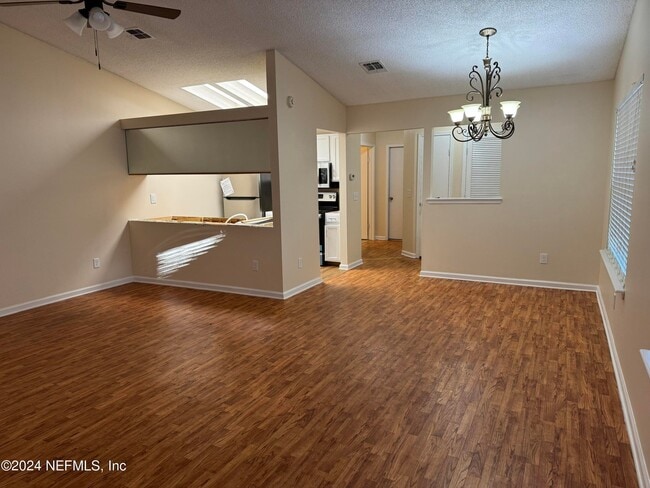 Building Photo - 3554 Rain Forest Dr W