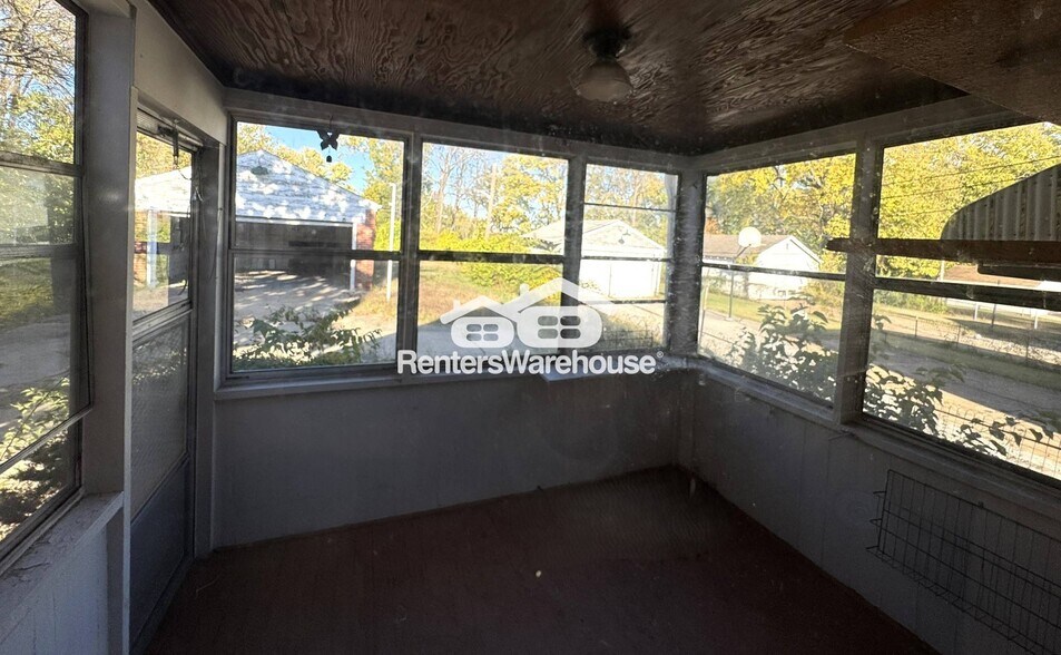 Building Photo - 6155 Lucille Ave